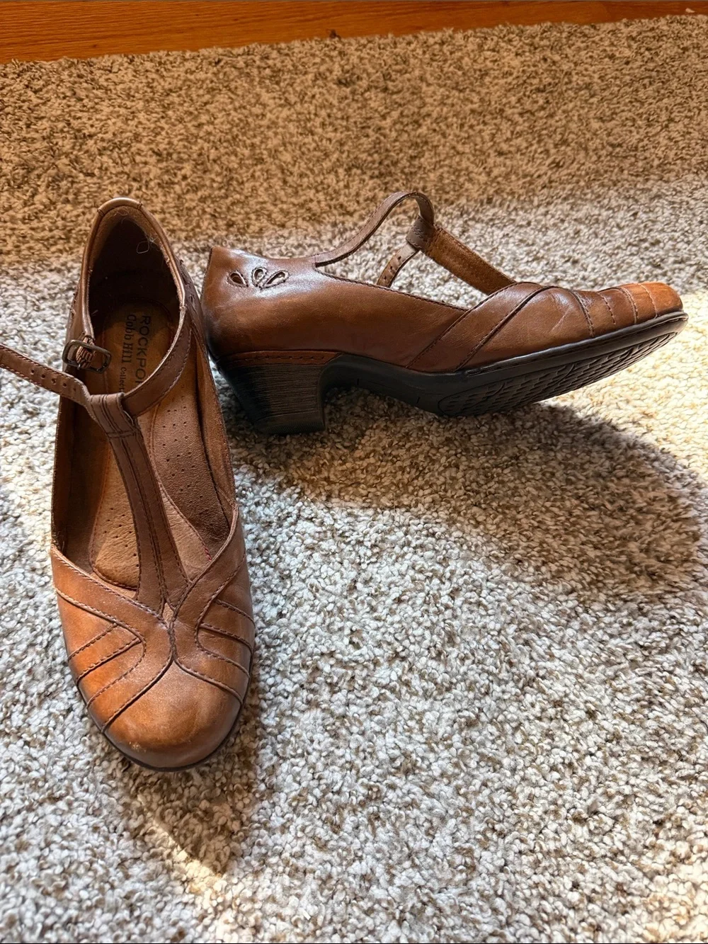 Rockport Cobb Hill Collection Beige Leather T-Strap Low Heels